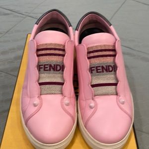 Fendi sneaker pink